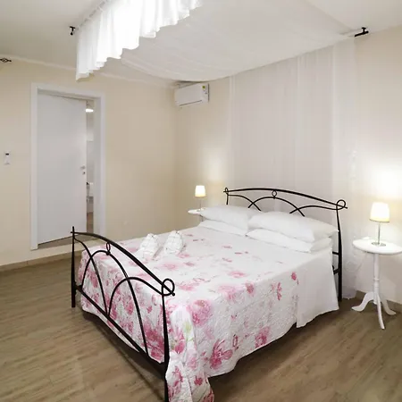 Santa Potenza فندق مبيت وإفطار Felline