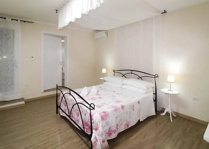 Santa Potenza Bed & Breakfast Felline